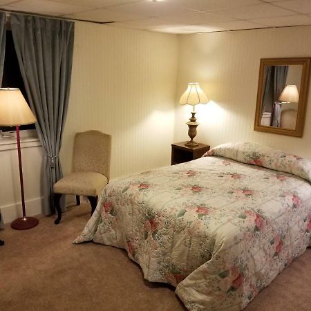 Southern Hospitality House Apartment Лейкуд Екстериор снимка