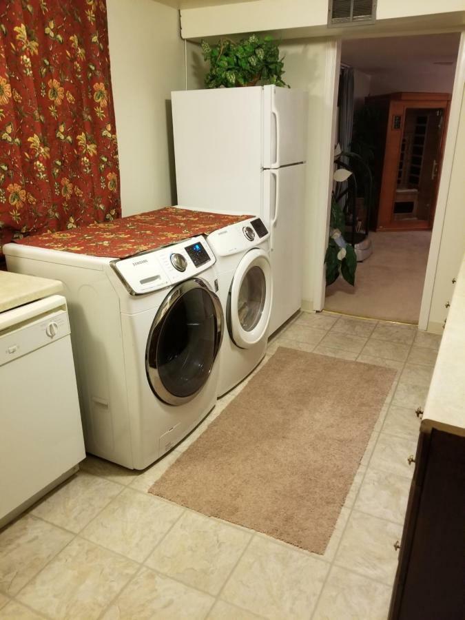 Southern Hospitality House Apartment Лейкуд Екстериор снимка
